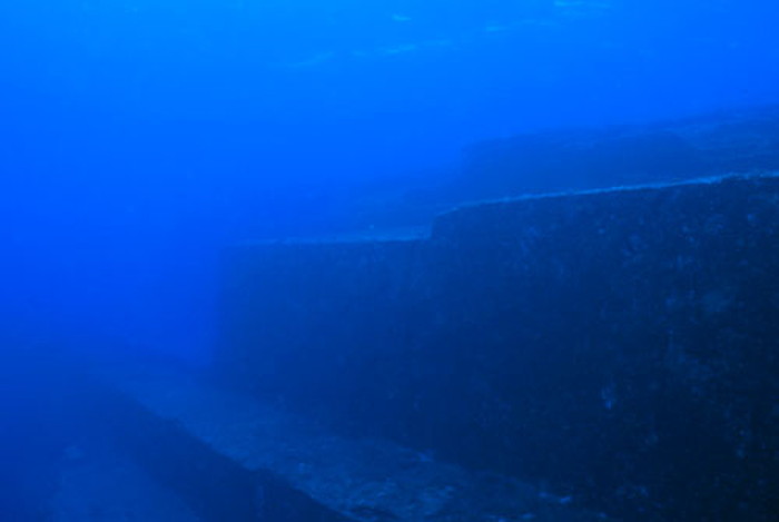 海底遺跡 石垣島の観光ガイド 石垣島ねっと